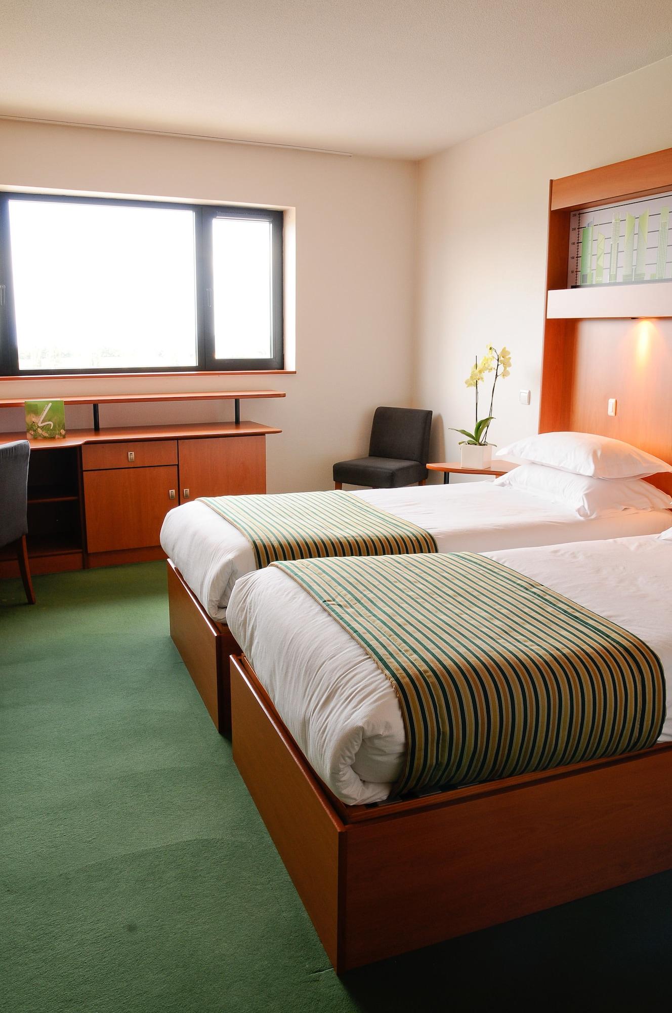 Hotel Archamps Porte Sud De Geneve エクステリア 写真