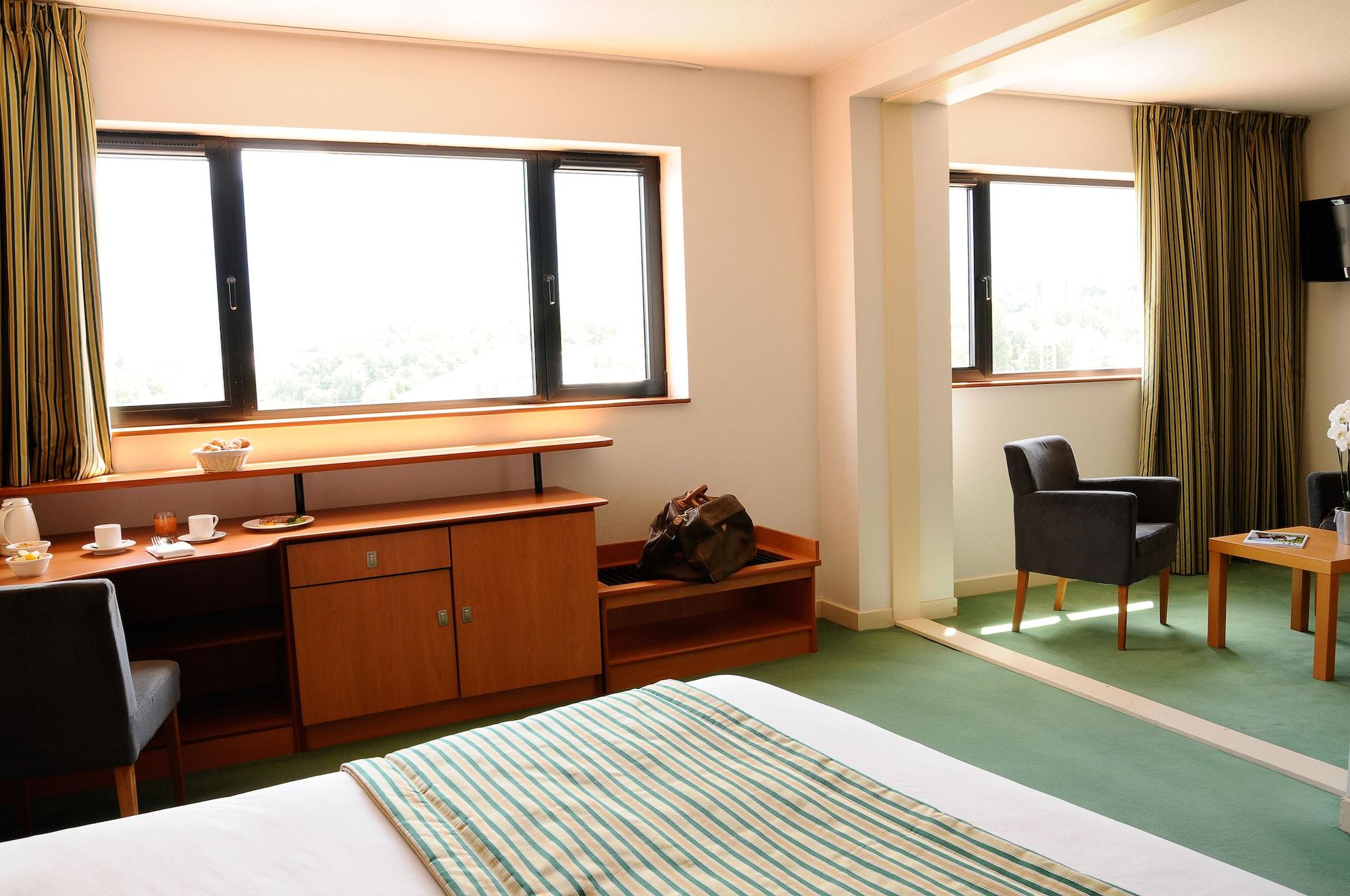 Hotel Archamps Porte Sud De Geneve エクステリア 写真