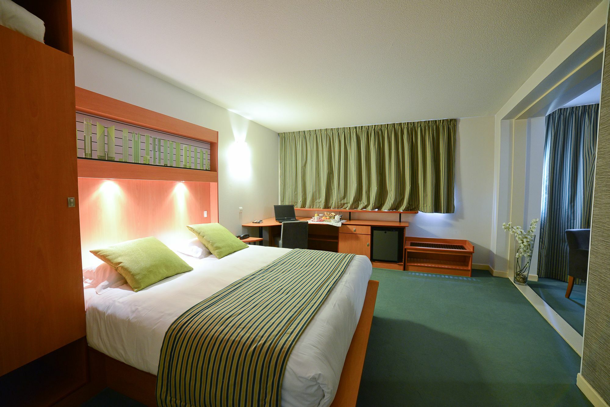 Hotel Archamps Porte Sud De Geneve エクステリア 写真
