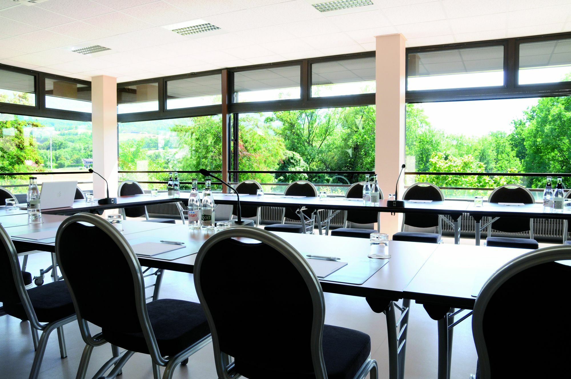 Hotel Archamps Porte Sud De Geneve エクステリア 写真
